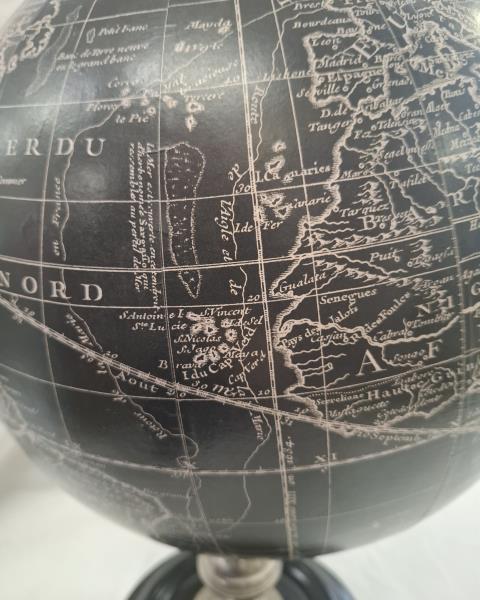 MAPPAMONDO NERO H 50 CM
