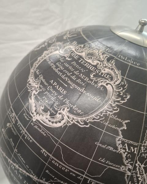 MAPPAMONDO NERO H 50 CM