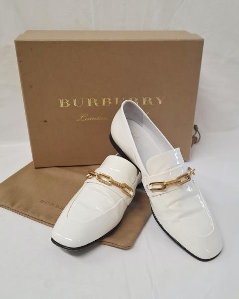 MOCASSINO BURBERRY BIANCO VERNICE (macchioline) n 37