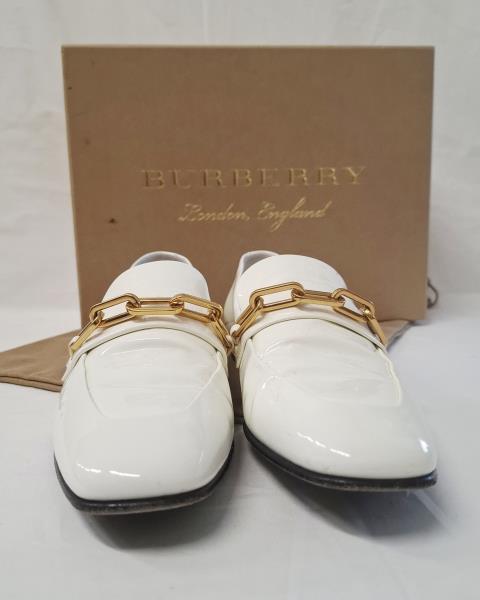 MOCASSINO BURBERRY BIANCO VERNICE (macchioline) n 37