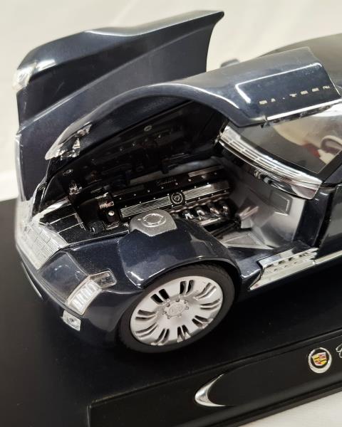 MODELLINO AUTO CADILLAC