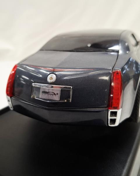 MODELLINO AUTO CADILLAC