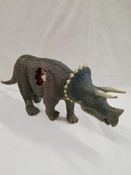 MODELLINO TRICERATOPO KENNER JURASSIC PARK JP08