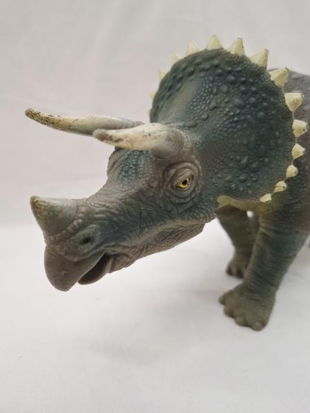 MODELLINO TRICERATOPO KENNER JURASSIC PARK JP08