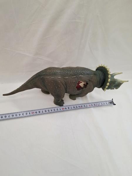 MODELLINO TRICERATOPO KENNER JURASSIC PARK JP08