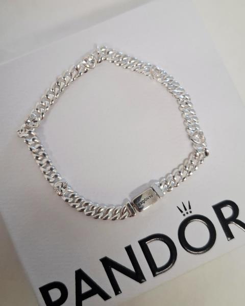 PANDORA BRACCIALE MAGLIA CUBANA CON CUORI STRASS