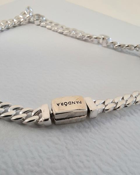 PANDORA BRACCIALE MAGLIA CUBANA CON CUORI STRASS