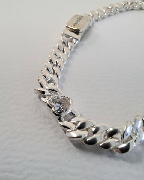 PANDORA BRACCIALE MAGLIA CUBANA CON CUORI STRASS