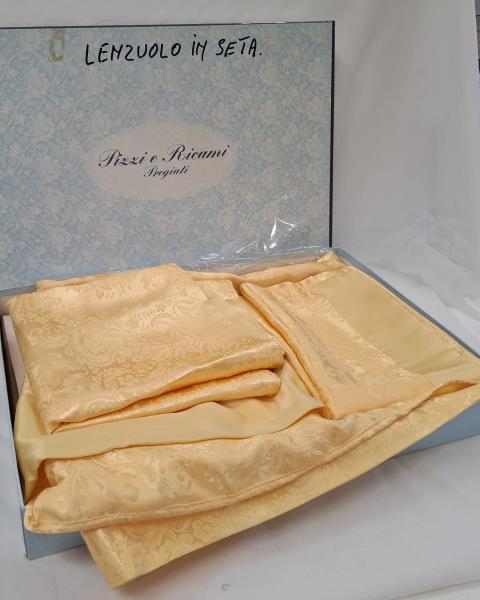 PARURE LENZUOLA GIALLO OCRA SETA