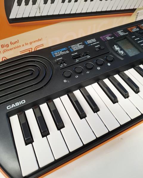 PIANOLA CASIO SA-76 (senza trasformatore)