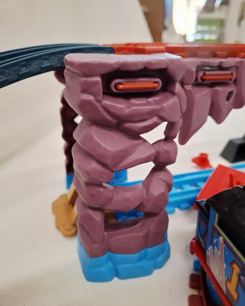 PISTA GIOCATTOLO TRENINO THOMAS HMC28