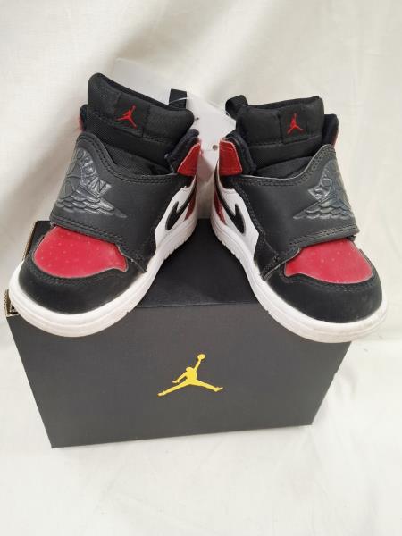 SCARPINA JORDAN ROSSO NERA N 22