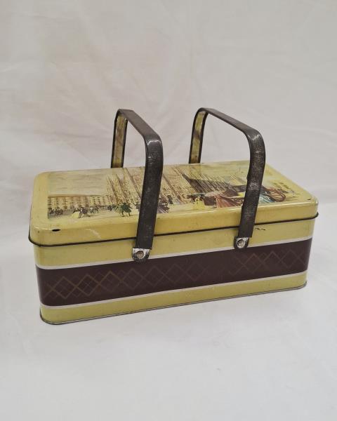 SCATOLA LATTA VINTAGE CON MANICI