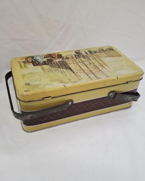 SCATOLA LATTA VINTAGE CON MANICI