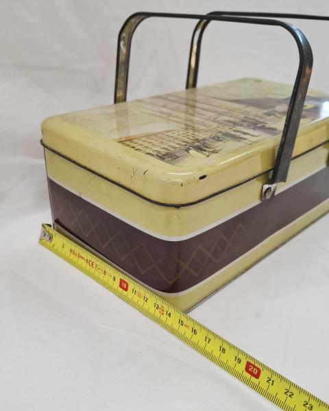 SCATOLA LATTA VINTAGE CON MANICI