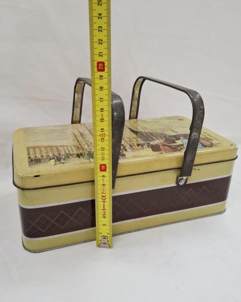 SCATOLA LATTA VINTAGE CON MANICI
