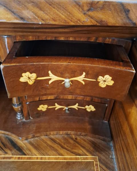 SCRITTOIO INTARSIATO