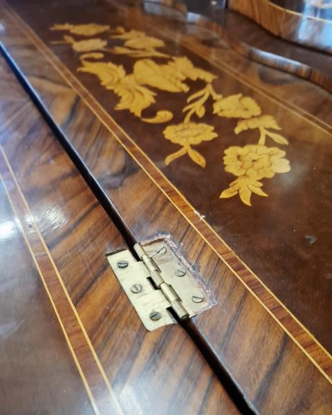 SCRITTOIO INTARSIATO