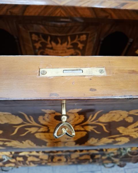 SCRITTOIO INTARSIATO