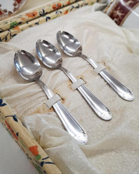 SERVIZIO CAFFE' BAVARIA DECORO ROSSO ANGELI X 6 PERSONE