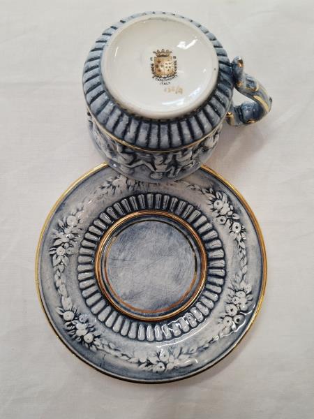 SERVIZIO CERAMICA CAPODIMONTE AZZURRA  X 2 (piattino sbeccato)