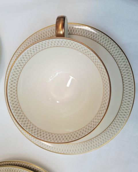 SERVIZIO DA TE' X 12 PERSONE H&G IVORY BODY SUPREME