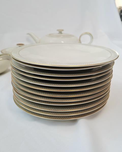 SERVIZIO DA TE' X 12 PERSONE H&G IVORY BODY SUPREME