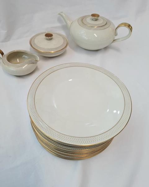 SERVIZIO DA TE' X 12 PERSONE H&G IVORY BODY SUPREME