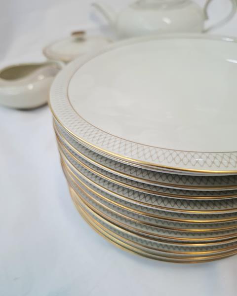 SERVIZIO DA TE' X 12 PERSONE H&G IVORY BODY SUPREME