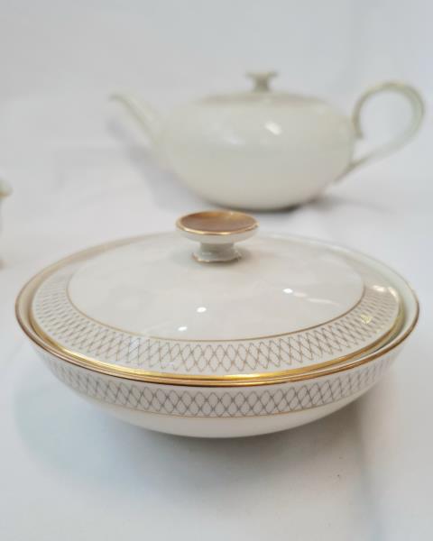 SERVIZIO DA TE' X 12 PERSONE H&G IVORY BODY SUPREME