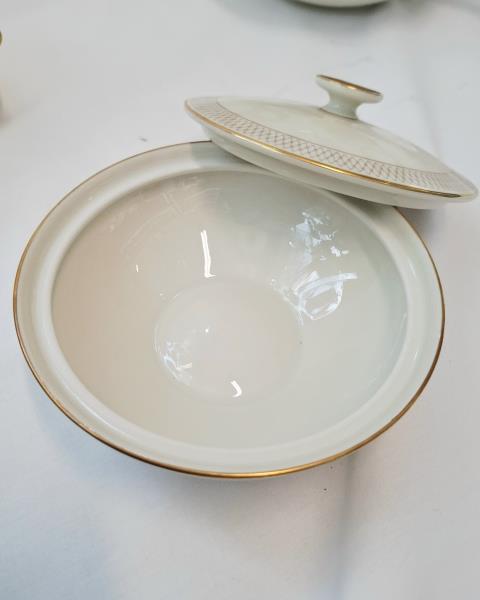 SERVIZIO DA TE' X 12 PERSONE H&G IVORY BODY SUPREME