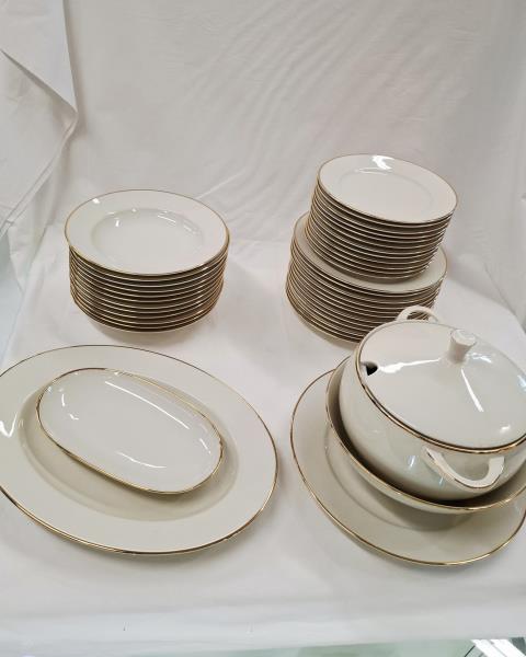 SERVIZIO PIATTI BAVARIA BORDO DORATO X 12 PERSONE