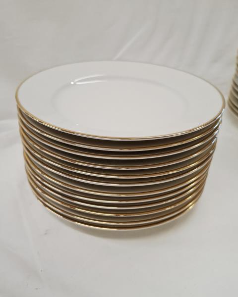 SERVIZIO PIATTI BAVARIA BORDO DORATO X 12 PERSONE