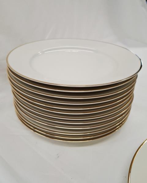 SERVIZIO PIATTI BAVARIA BORDO DORATO X 12 PERSONE