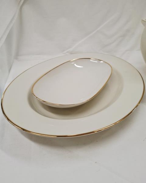 SERVIZIO PIATTI BAVARIA BORDO DORATO X 12 PERSONE