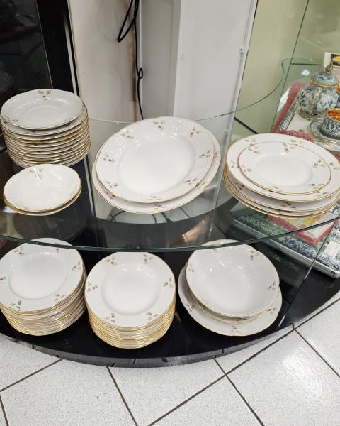 SERVIZIO PIATTI GINORI FIORELLINI ANNI  50 X 12 PERSONE
