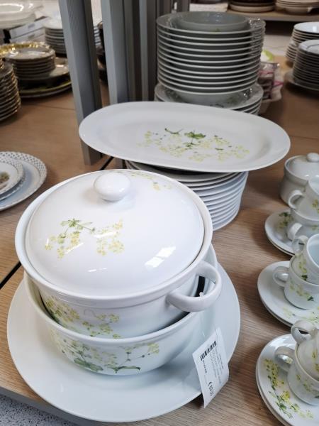 SERVIZIO PIATTI GINORI MIMOSE 12+12+12+4+ZUPPIERA