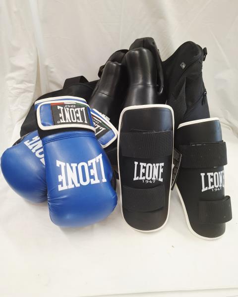 SET KICK BOXING (CALZARI+GUANTONI+PARASTINCHI + BORSONE)