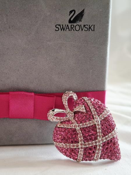 SPILLA SWAROVSKI CUORE STRASS ROSA