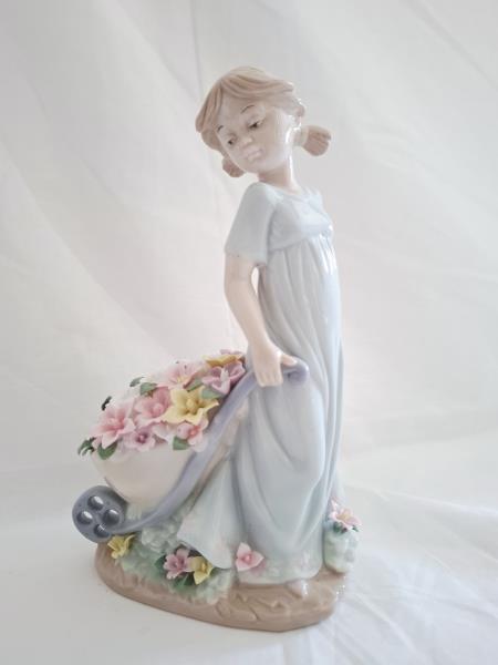 STATUINA FANCIULLA CARIOLA FIORI MORENA