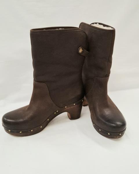 STIVALETTO UGG  MONTONE TACCO LEGNO N.36
