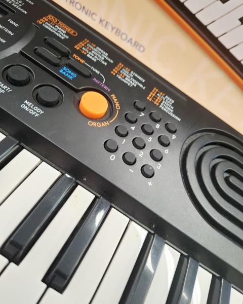 TASTIERA CASIO SA-76 CON TRASFORMATORE E CUSTODIA