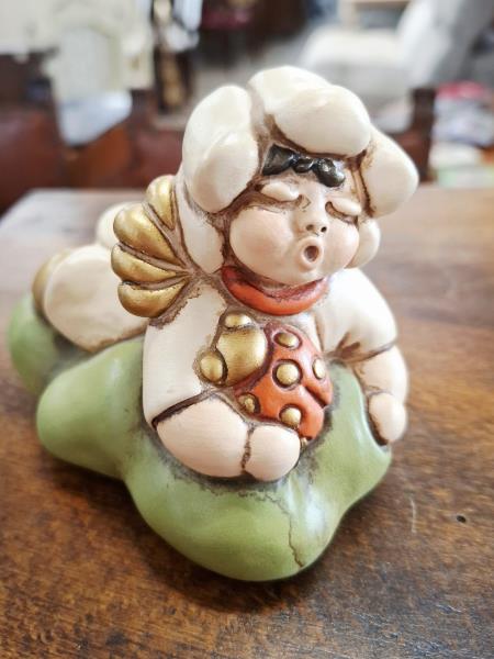 THUN ANGIOLETTO SDRAIATO SU NUVOLA COCCINELLA H 9CM