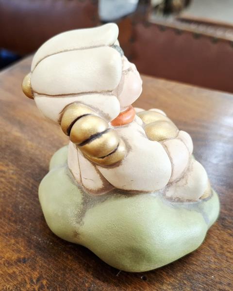 THUN ANGIOLETTO SEDUTO SU NUVOLA CUORE H 9CM