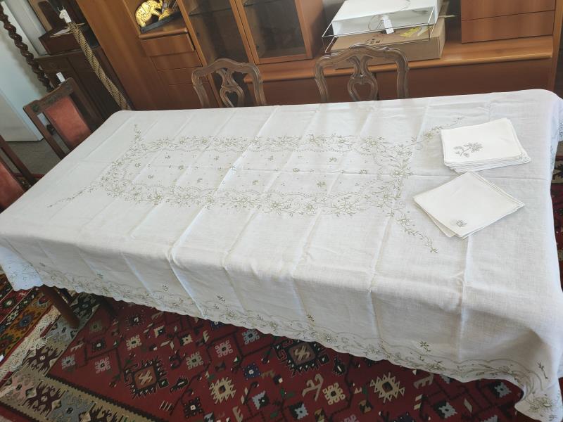 TOVAGLIA RETTANGOLARE LINO RICAMO VERDE CON 12 + 12 TOVAGLIOLI