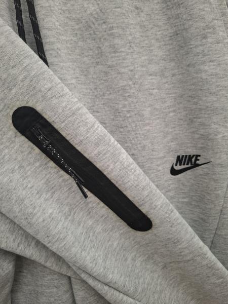 TUTA NIKE TECH GRIGIA TG L