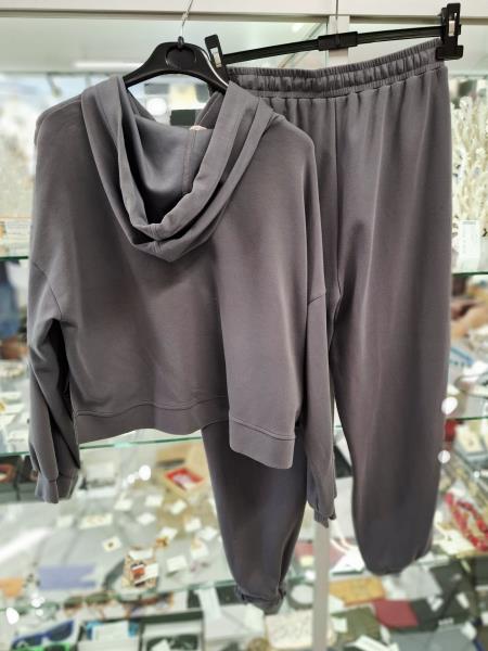 TUTA OLTRE GRIGIA TG S (manca anellino pantalone )