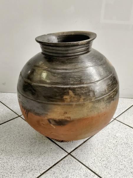 VASO TONDO CON SUPPORTO VIMINI
