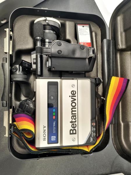 VIDEO CAMERA SONYBETAMOVIE + VIDEOREGISTRATORE